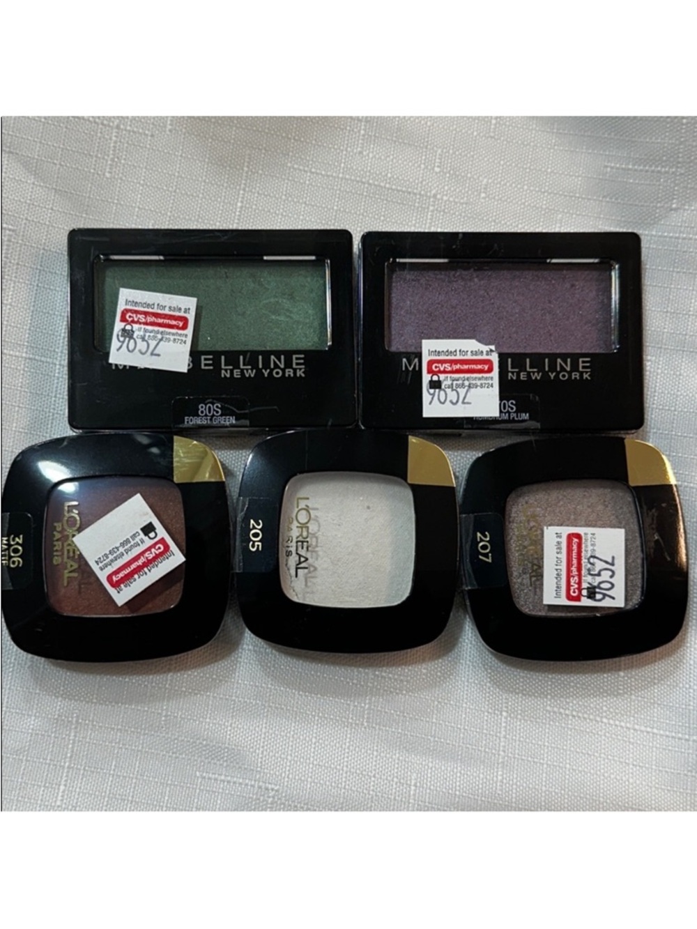 👀💄✨ Eyeshadow emergency kit… for when your vibe needs OPTIONS ✨💄👀